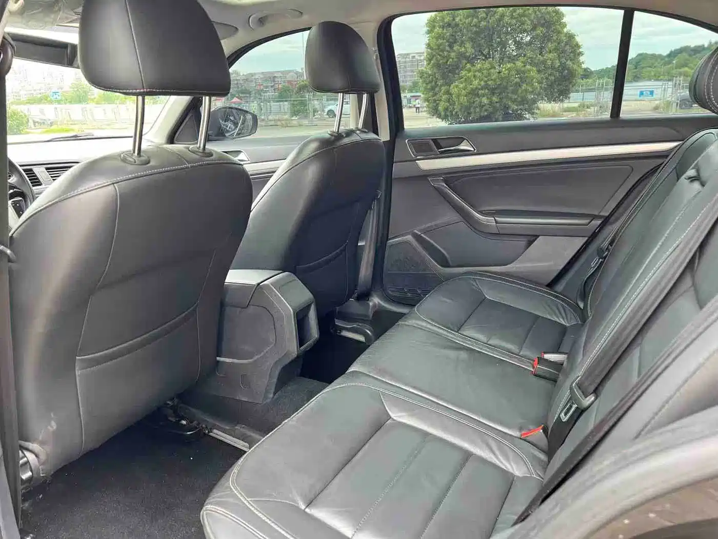 Volkswagen Lavida 2015 1.6L Automatic Comfort Edition фото 9