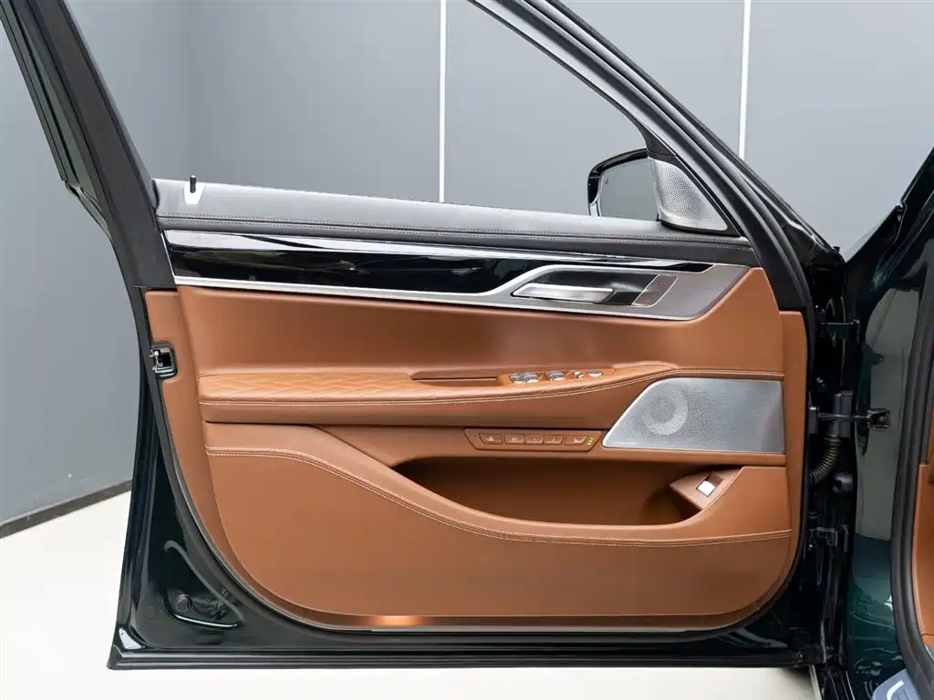 BMW 7 Series 2019 Facelift 750Li xDrive V8 Luxury Package фото 7
