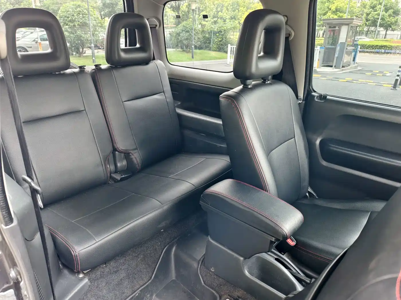 Suzuki Jimny (Import) 2011 2011 1.3 AT Navigation Edition