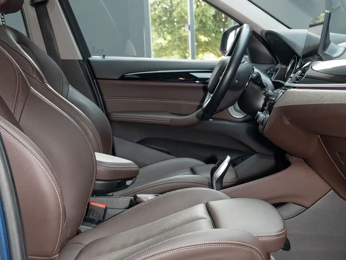 BMW X1 2022 sDrive20Li Fashion фото 18