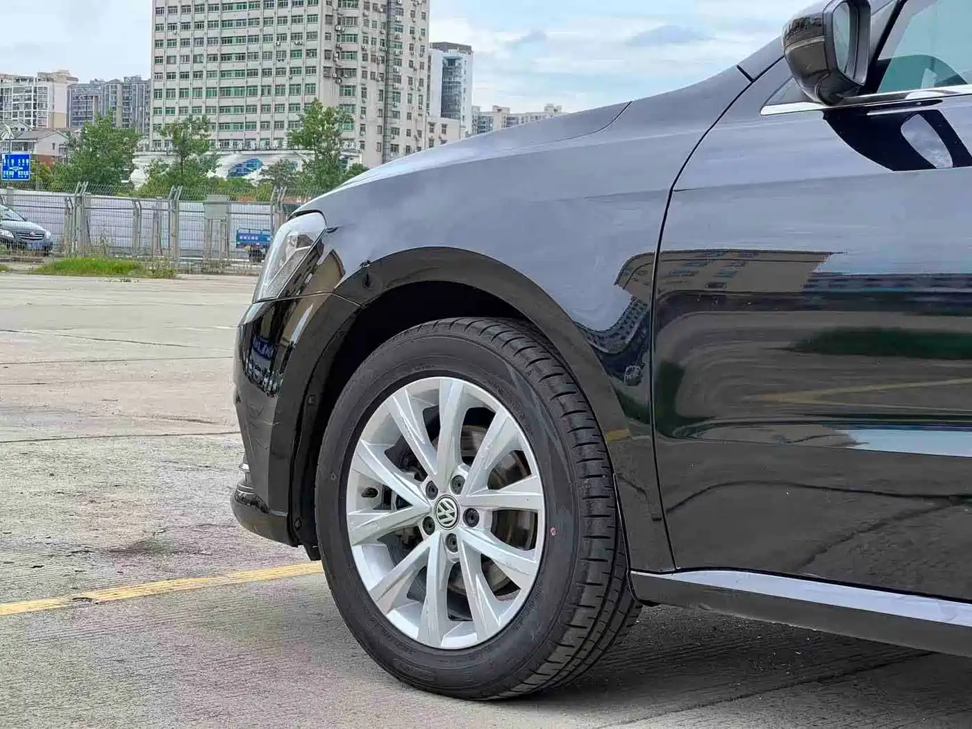 Volkswagen Lavida 2015 1.6L Automatic Comfort Edition фото 24