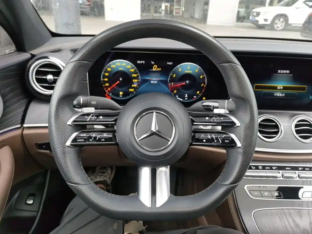 MERCEDES-BENZ E-CLASS