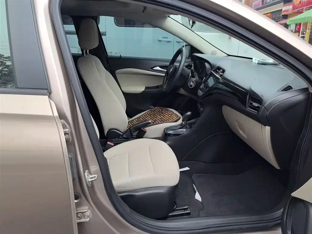 Buick Excelle 2018 15N CVT Elite фото 25