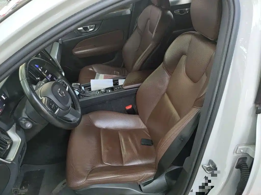 Фото 11 - Volvo S60