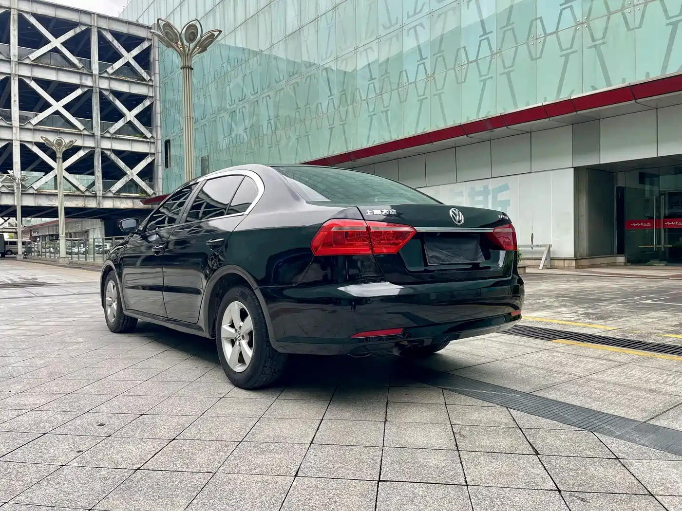 Volkswagen Lavida 2015 1.6L Automatic Trend Edition фото 6