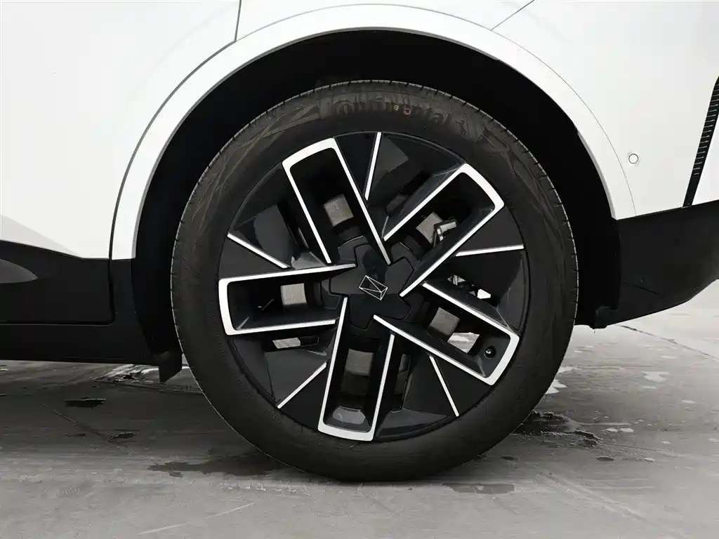 Avatr 11 2025 Max Extended Range Edition фото 11