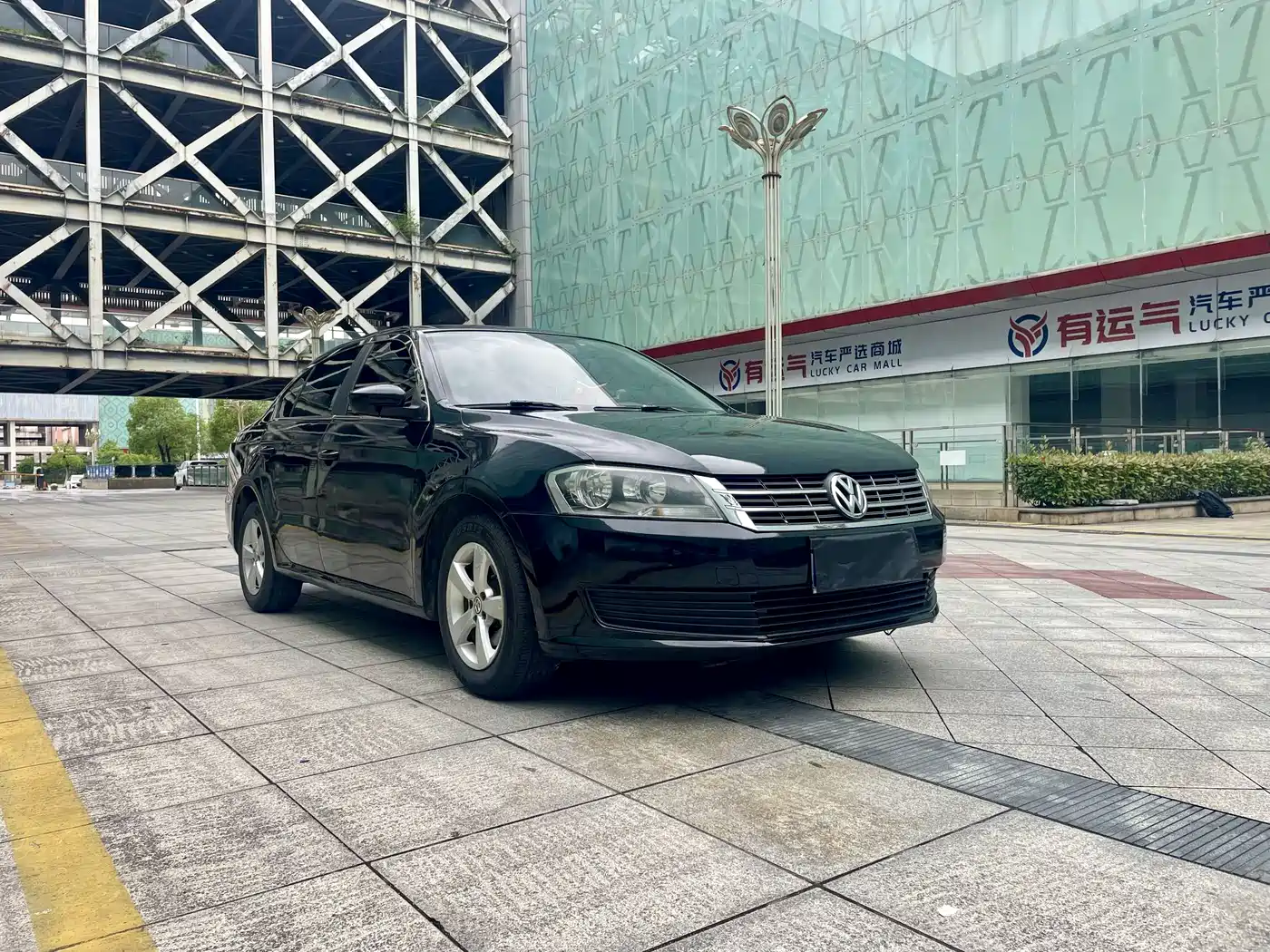 Volkswagen Lavida 2015 1.6L Automatic Trend Edition фото 3