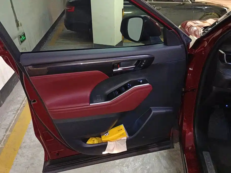 Фото 7 - Toyota Crown Kluger