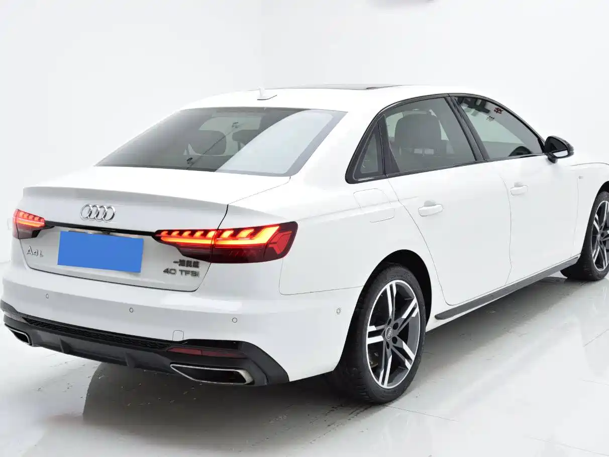 Фото 6 - Audi A4L