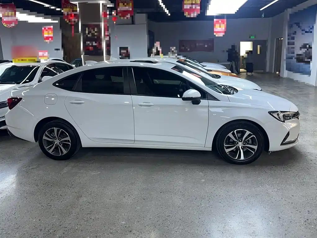 Buick Verano 2020 20T CVT Leading фото 5