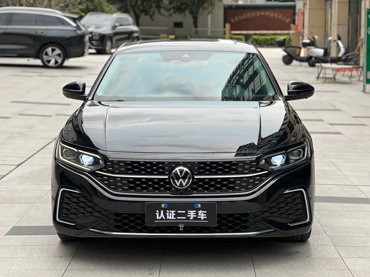 Volkswagen Passat 2023 330TSI Starlight Luxury Edition фото 2