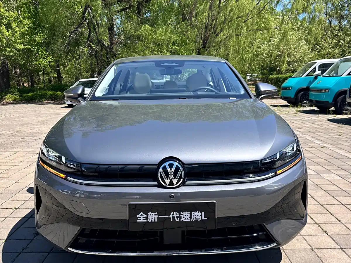 Volkswagen Sagitar 2025 300TSI DSG High-end Model фото 2