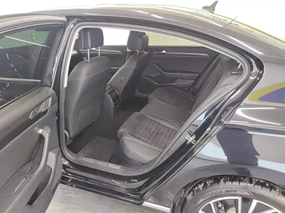 Volkswagen Magotan 2020 330TSI DSG Luxury фото 11