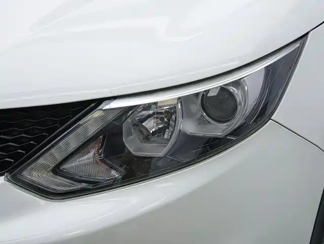 Nissan Qashqai 2016 2.0L CVT Elite Edition — фото 2
