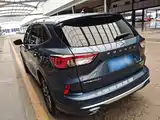 Photo 5 - Ford Escape