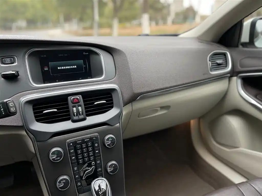 Volvo V40 2015 2016 T3 Elegance Edition