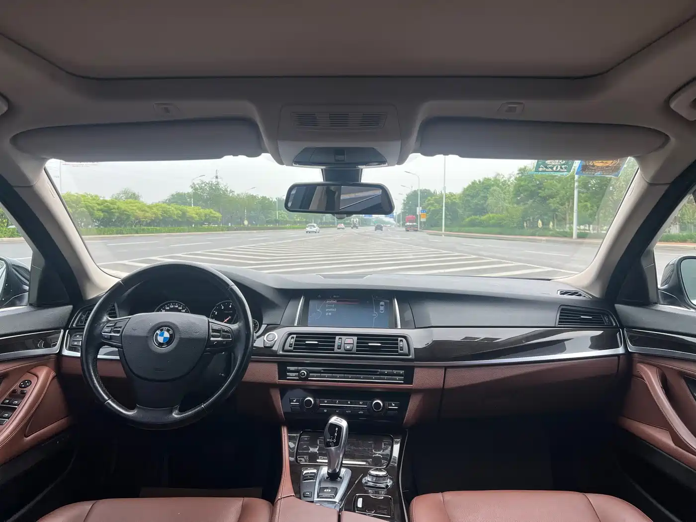 BMW 5 Series 2014 525Li Leading фото 9