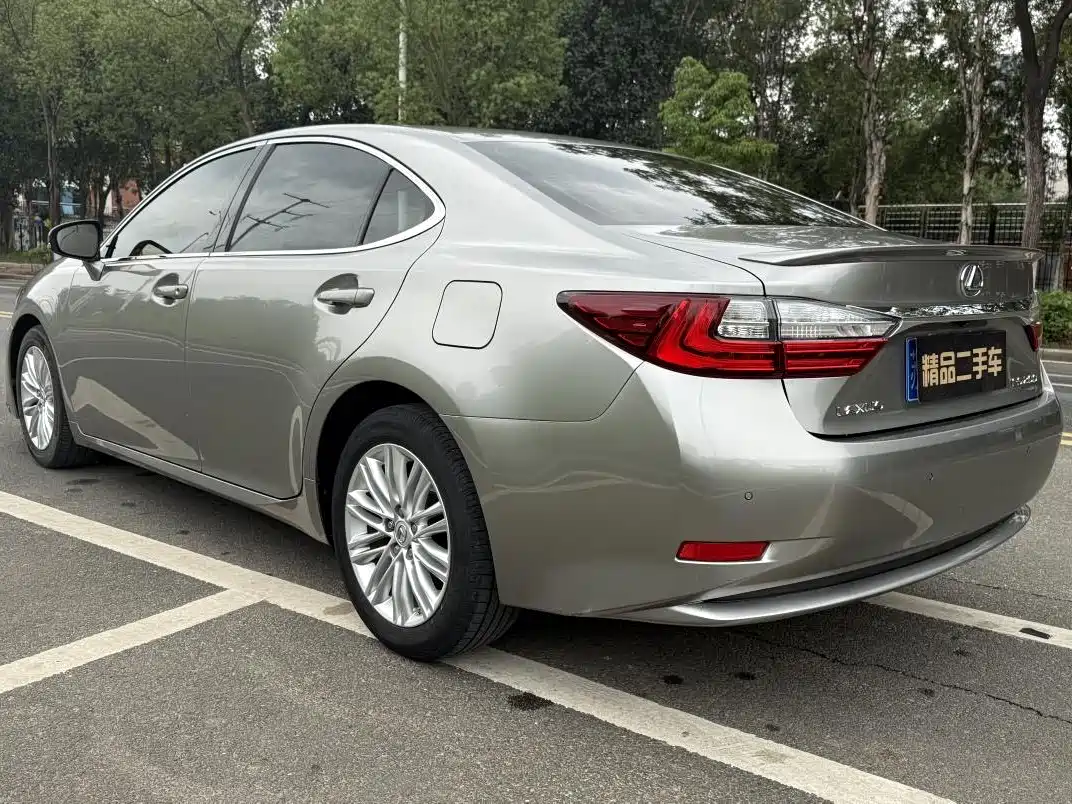 Lexus ES 2016 200 Midnight Special Limited Edition фото 4