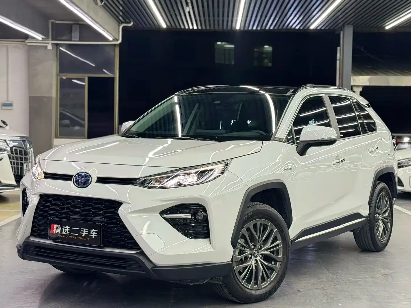 Toyota Wildlander 2023 Hybrid 2.5L E-CVT AWD Premium Edition