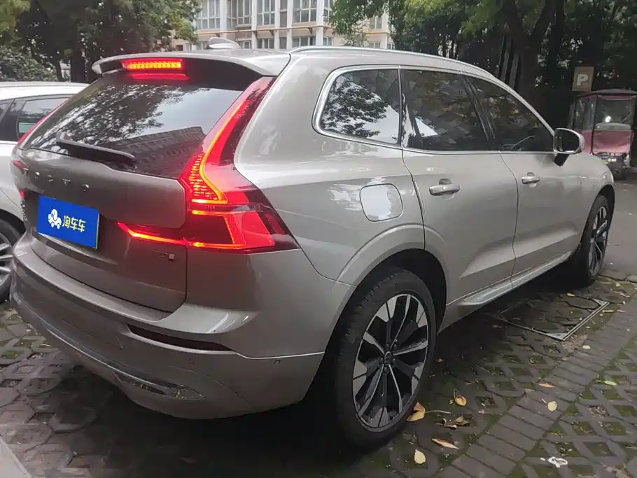 Фото 3 - Volvo XC60 Plug-in Hybrid