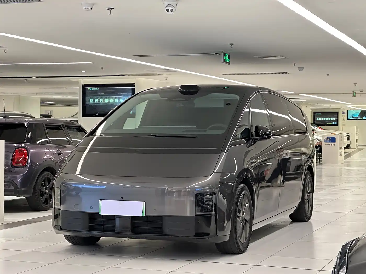 Li Auto MEGA 2024 Ultra