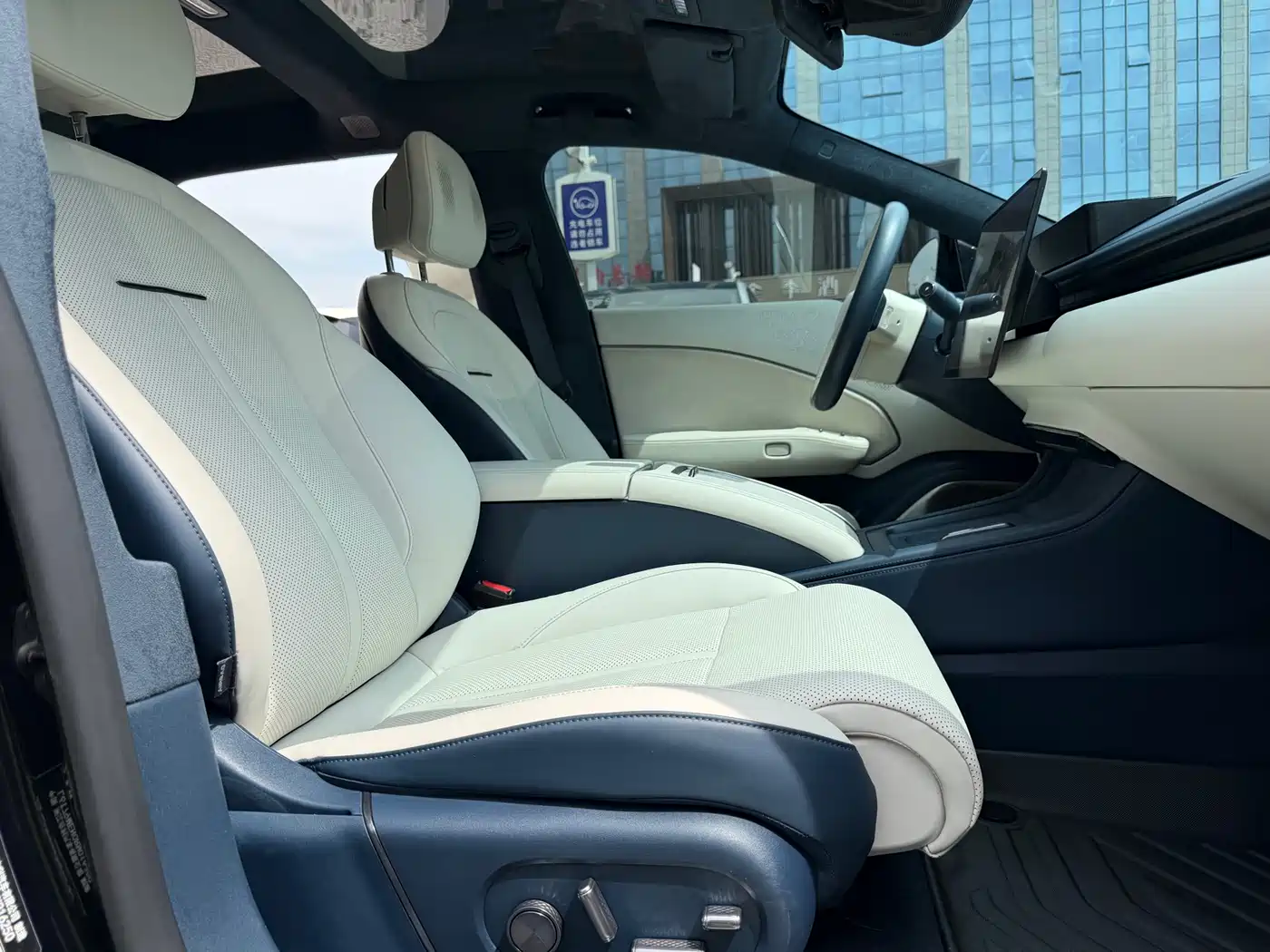 Zeekr 007 2024 RWD Intelligent Driving Edition 100kWh фото 14