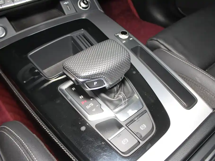 Audi Q5L Sportback 2024 40 TFSI Fashion Version фото 12