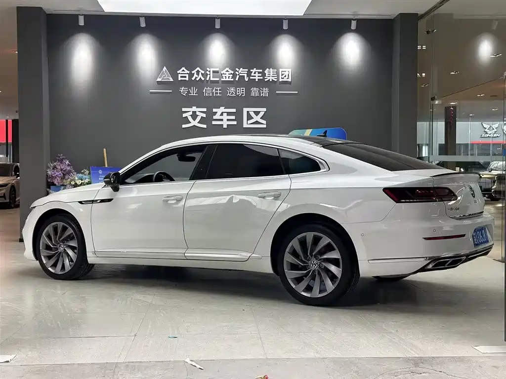 Volkswagen FAW-Volkswagen CC 2023 380TSI Eye-catching Edition фото 6