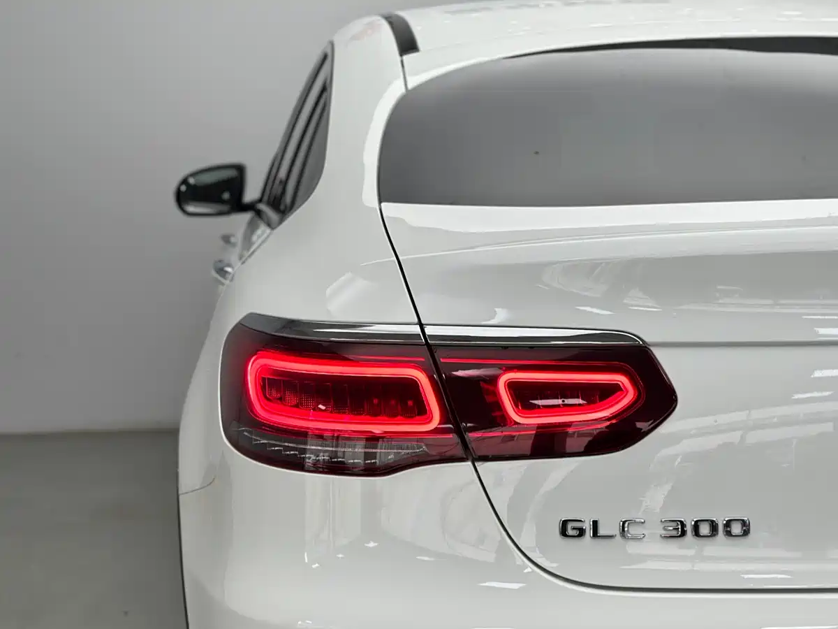 Mercedes-Benz GLC Coupe 2020 GLC 300 4MATIC Coupe SUV фото 15