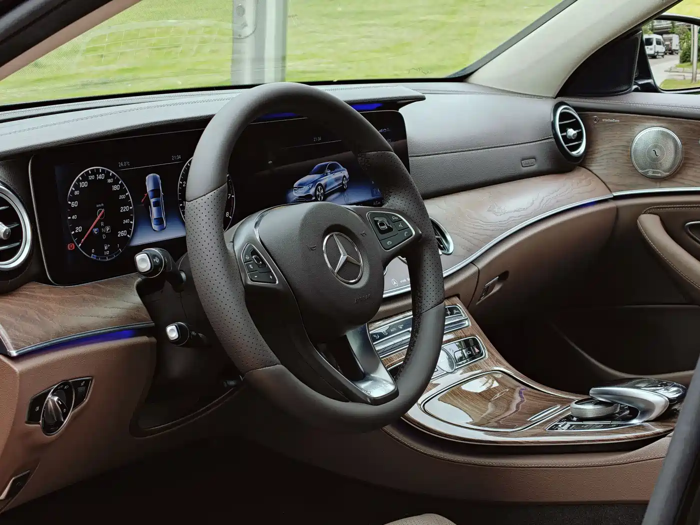 Mercedes-Benz E-Class 2017 E 200 L 4MATIC фото 8
