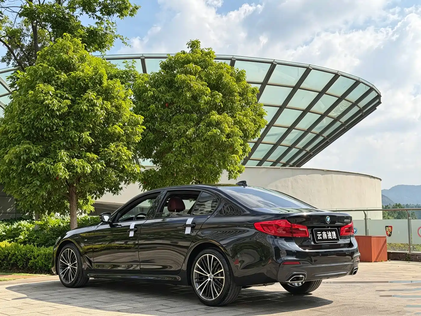 BMW 5 Series 2019 Facelift 530Li Leading M Sport Package фото 9