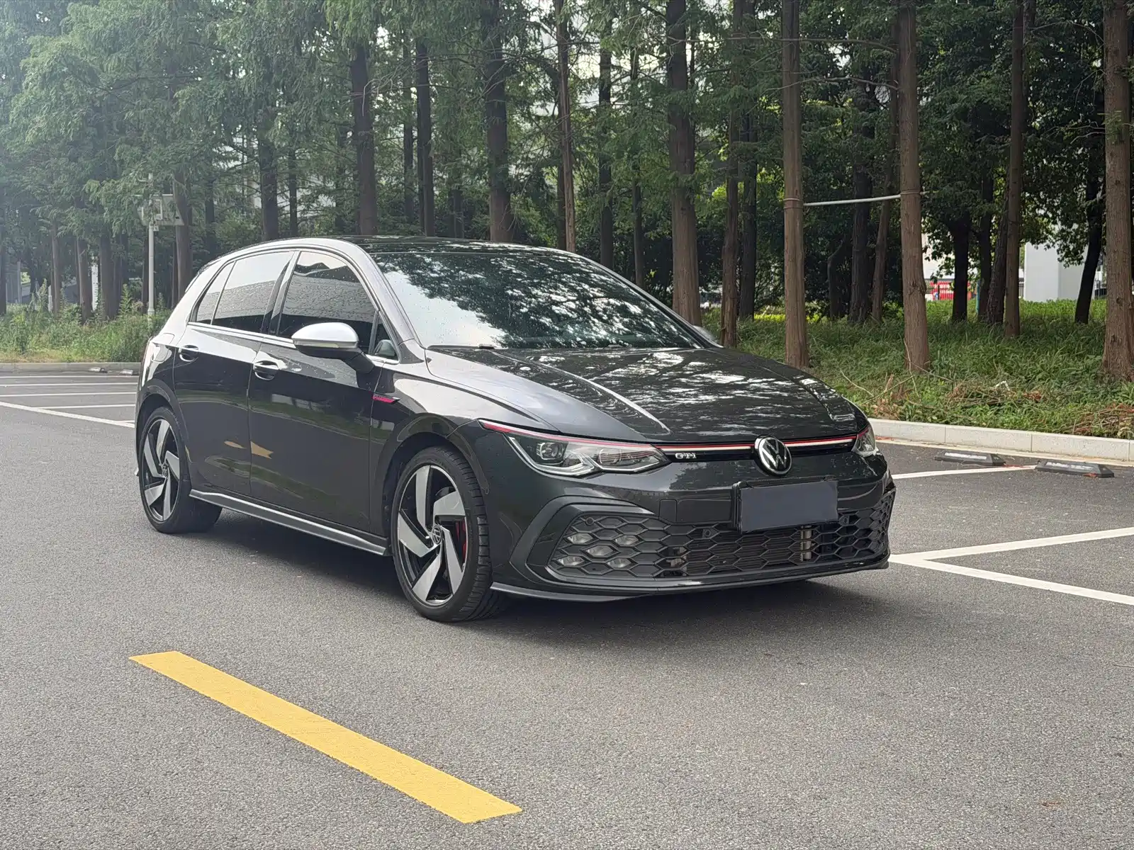 Фото 3 - Volkswagen Golf GTI