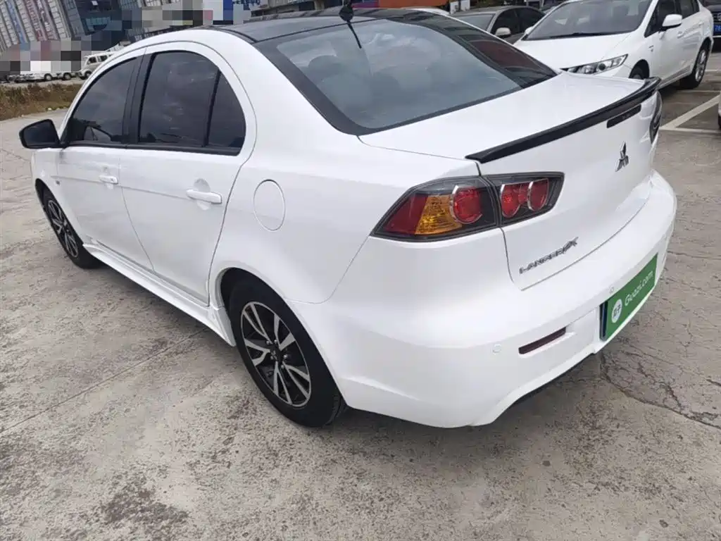 Mitsubishi Lancer EX 2016 1.8L CVT Black & White Replica фото 5