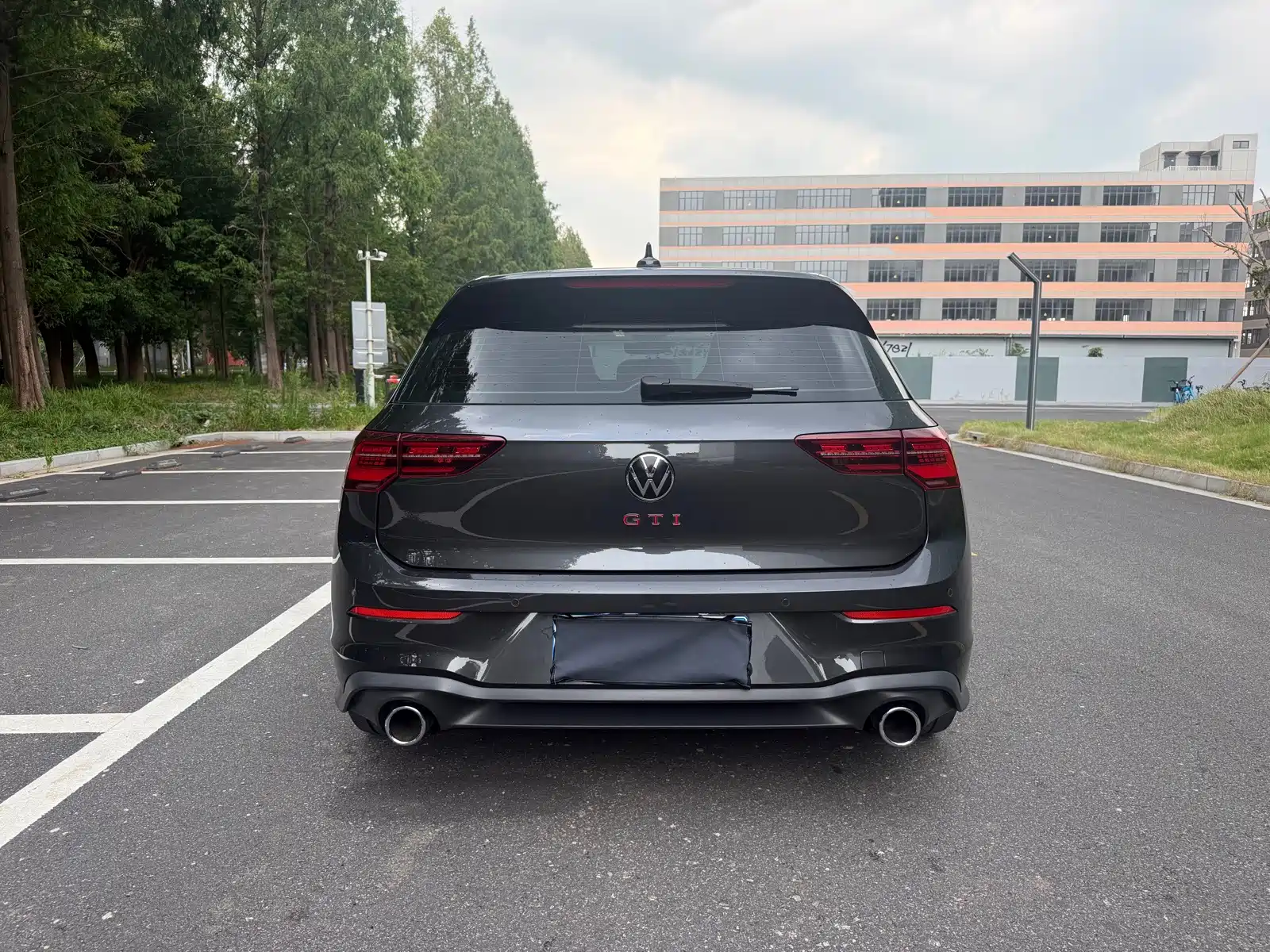 Фото 11 - Volkswagen Golf GTI
