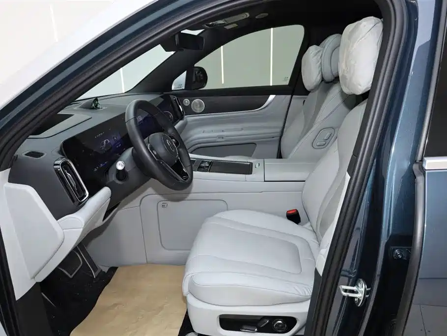 AITO Wenjie AITO M9 2024 Extended Range Ultra 42kWh 6-Seater фото 16