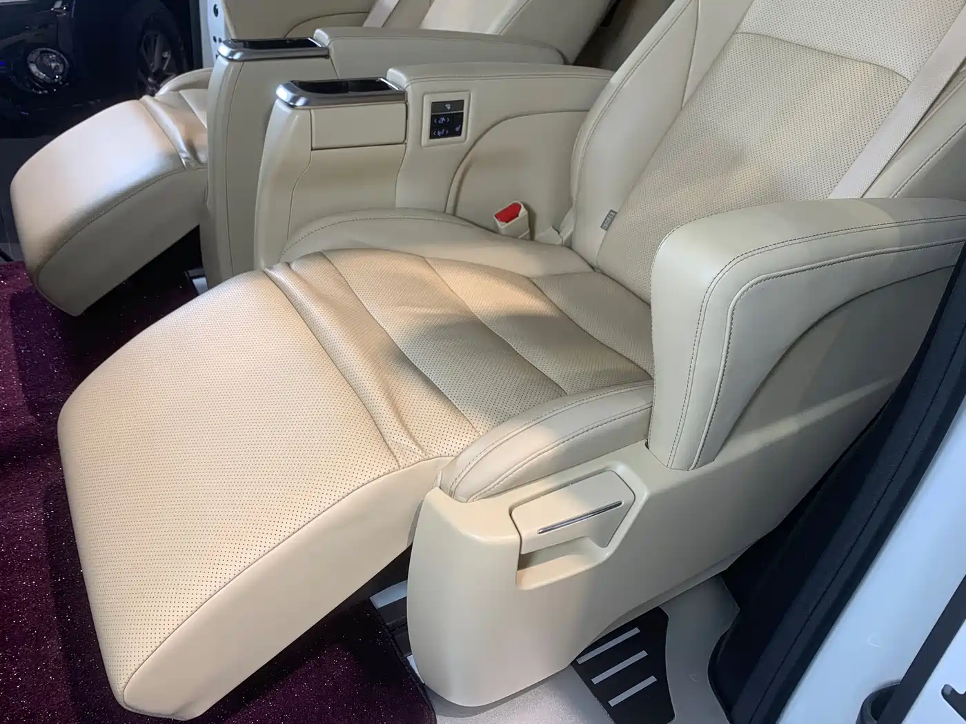 Toyota Alphard 2018 Facelift 3.5L Luxury Edition фото 16