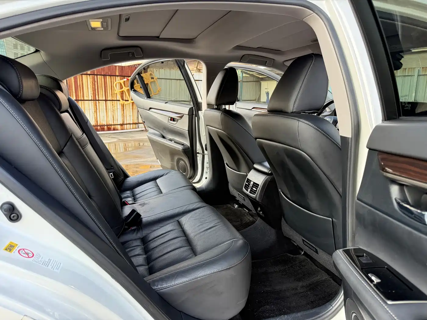 Фото 8 - Lexus ES