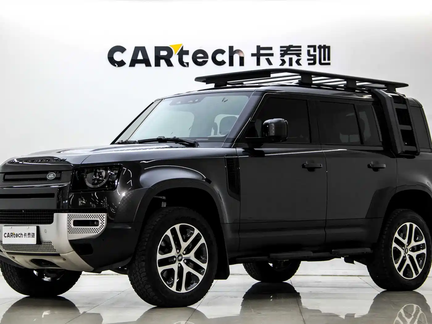Land Rover Defender 2025 110 3.0T P400 Dark Special Edition фото 9