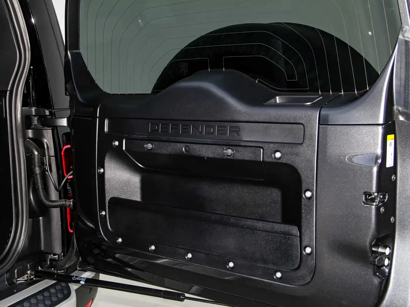 Land Rover Defender 2025 110 3.0T P400 Dark Special Edition фото 17