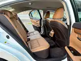 Фото 8 - Lexus ES