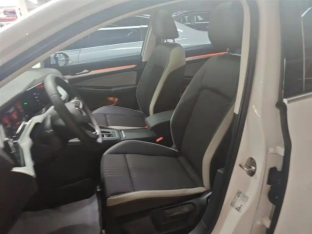 Volkswagen Golf 2023 Facelift 280TSI DSG Pro фото 15