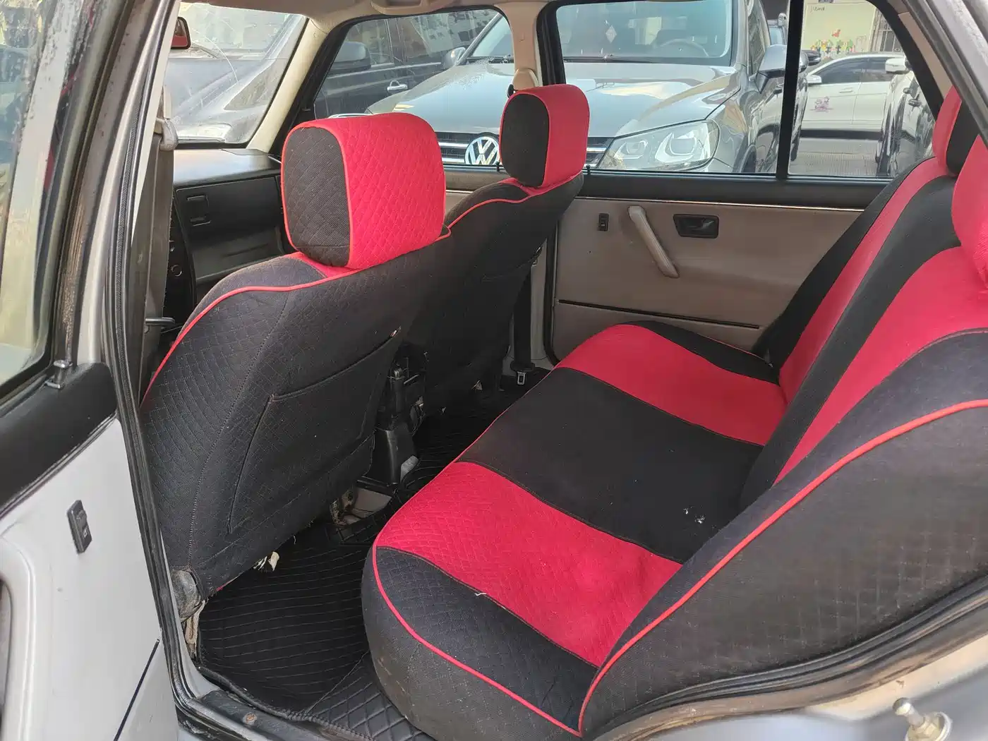 Volkswagen Jetta 2012 1.6L Commemorative Edition фото 9