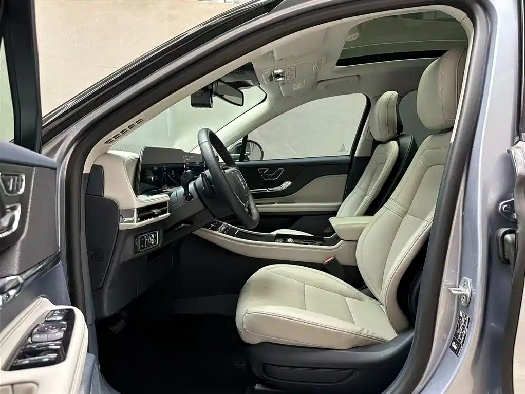 LINCOLN ADVENTURER