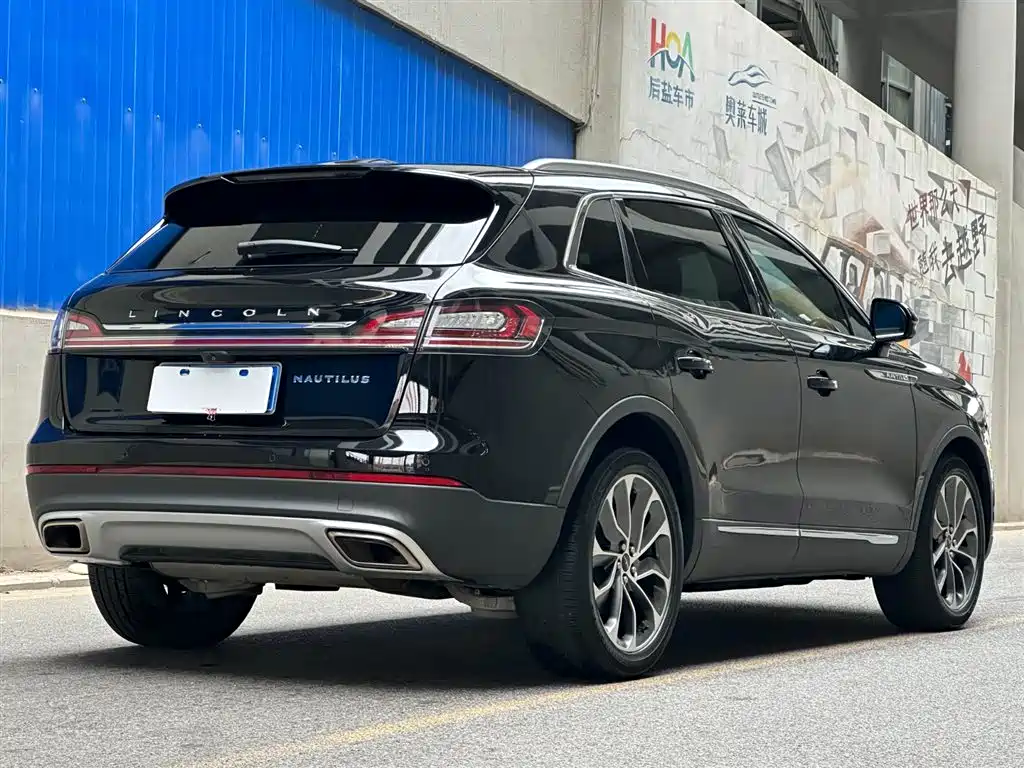 LINCOLN NAVIGATOR
