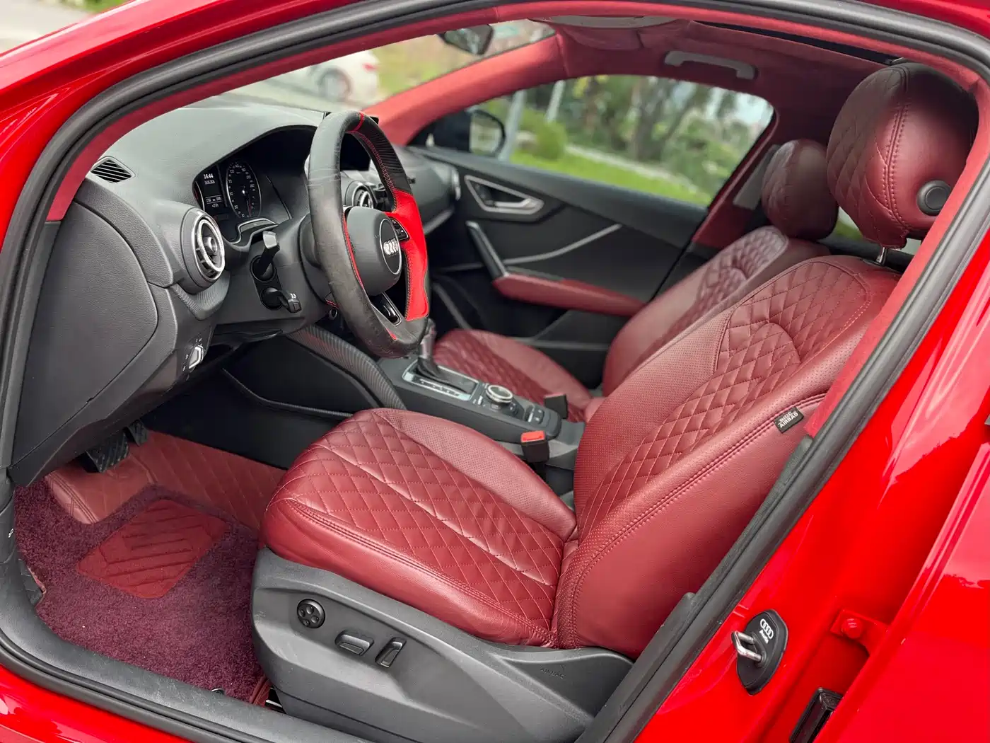 Audi Q2L 2018 35 TFSI Launch Exclusive Edition China VI фото 4