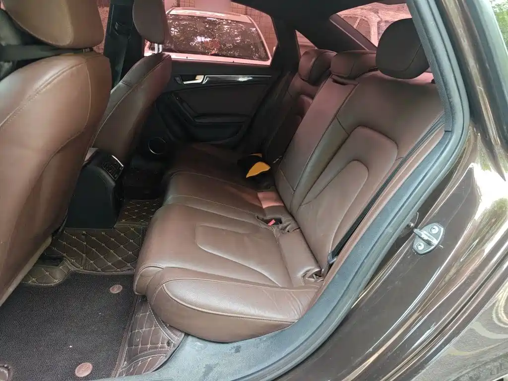 Фото 13 - Audi A4L