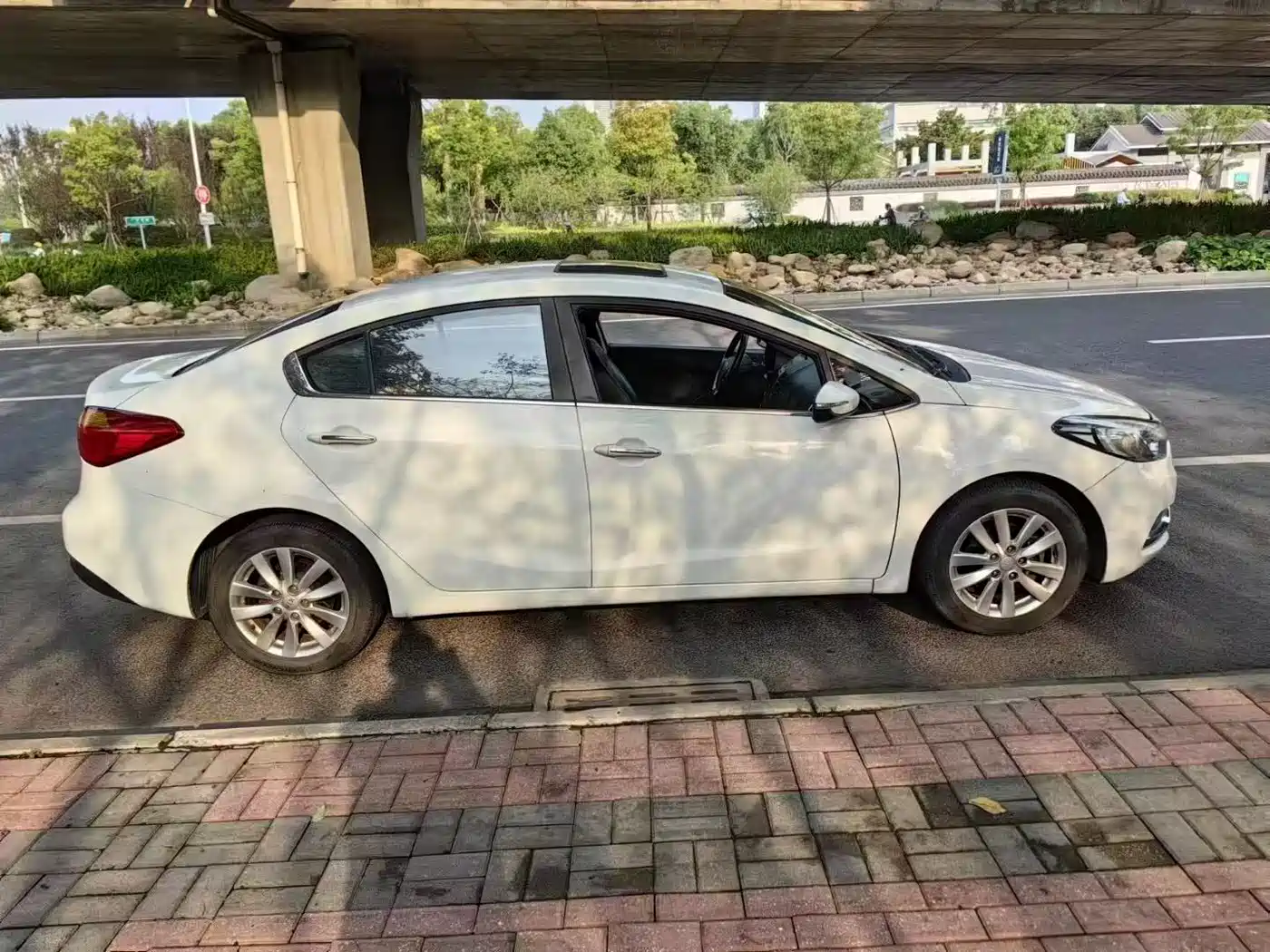 Kia K3 2013 1.6L Automatic GLS фото 4