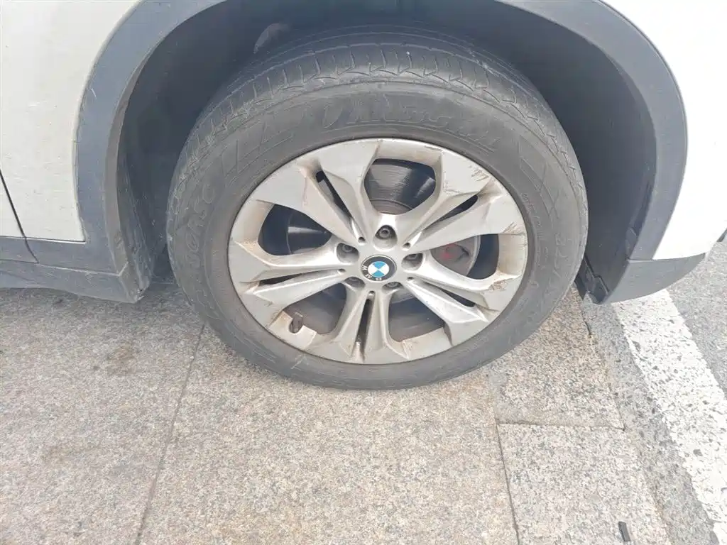 BMW X1 2016 sDrive18Li Premium Model фото 26