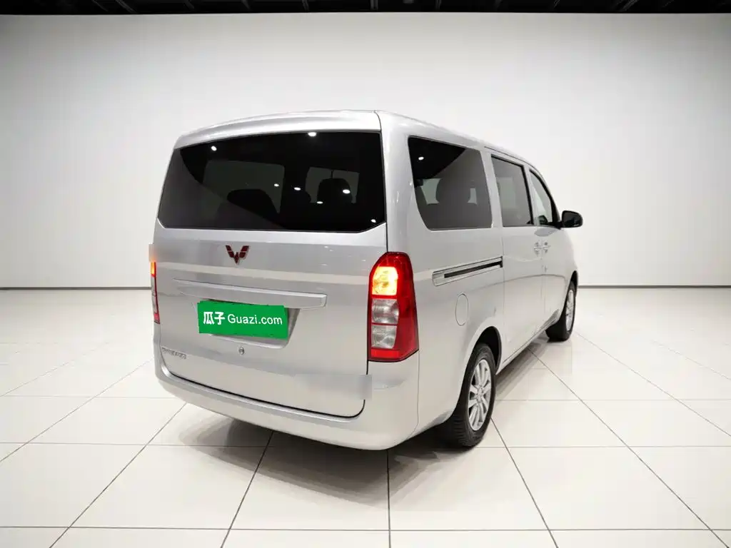 Wuling Motors Wuling Rongguang V 2017 2018 1.5L Standard