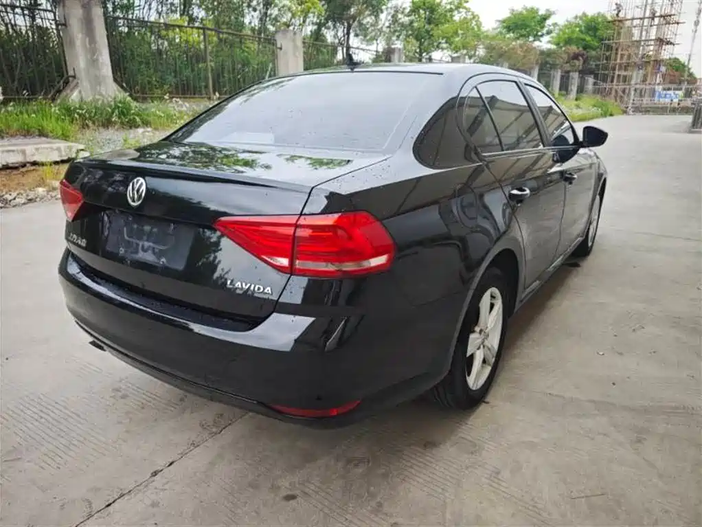 Volkswagen Lavida 2018 Classic 1.5L Automatic Trend China VI фото 9